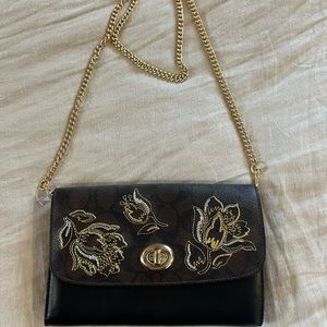 Coach Klare Chain Crossbody Body With Gold Flower Embroidery